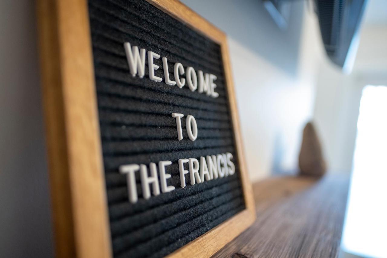 The Francis Boutique Inn Ucluelet Exteriör bild