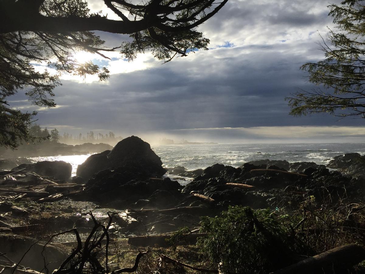 The Francis Boutique Inn Ucluelet Exteriör bild